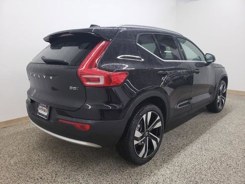 New 2025 Volvo XC40 B5 Ultra w/ Protection Package Premier image 3