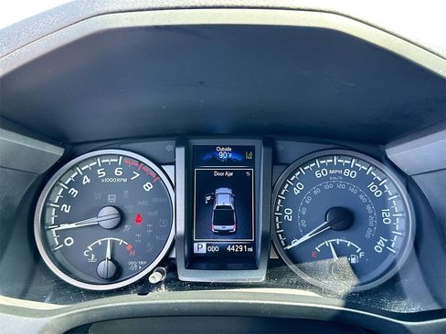 Used 2023 Toyota Tacoma TRD Sport image 12