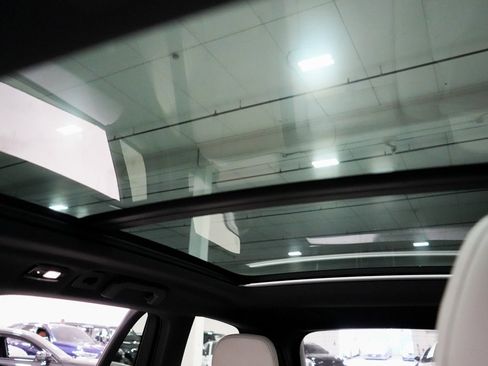 Used 2023 Volvo V60 B5 Cross Country Ultimate w/ Climate Package image 21