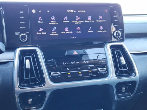 Used 2022 Kia Sorento SX image 17