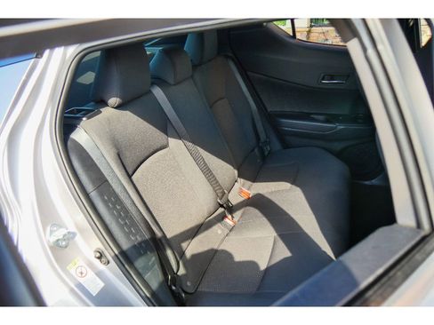 Used 2019 Toyota C-HR XLE FWD image 18