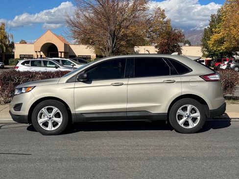 Used 2018 Ford Edge SE image 2