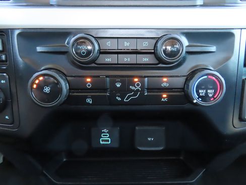 Used 2024 Ford F250 XLT image 25