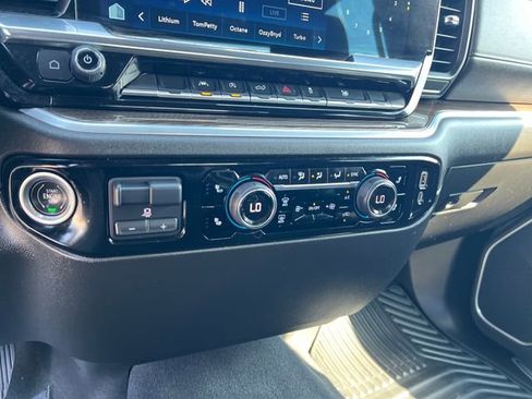 Certified 2022 Chevrolet Silverado 1500 LT AWD/4WD image 17