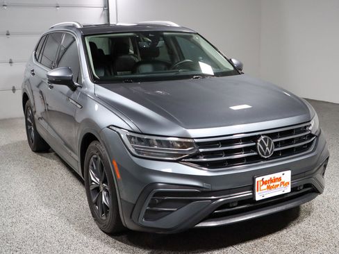 Used 2023 Volkswagen Tiguan SE FWD image 5