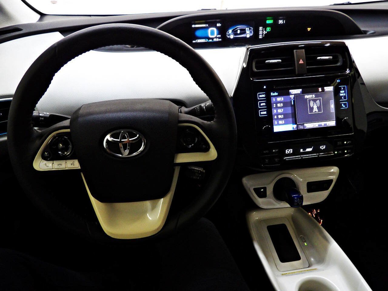 Used 2016 Toyota Prius Three FWD image 17