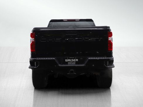 Used 2021 Chevrolet Silverado 2500 Custom w/ Custom Value Package image 4
