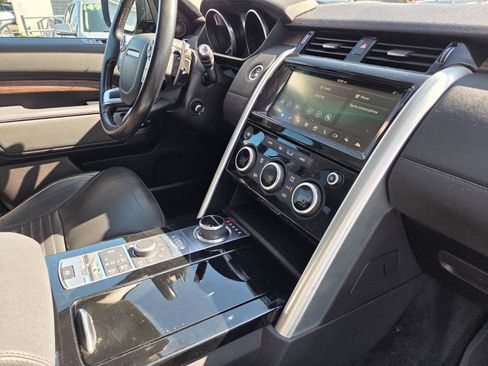 Used 2017 Land Rover Discovery HSE AWD/4WD image 18