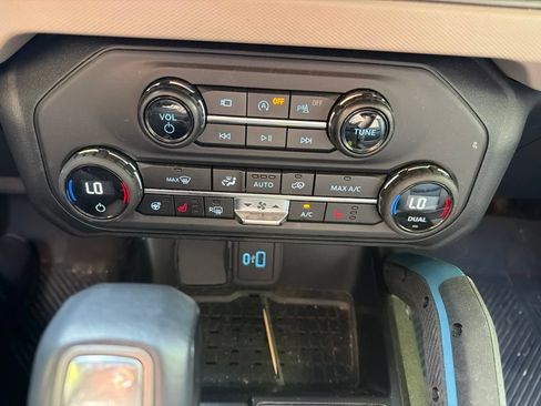 Used 2024 Ford Bronco Wildtrak AWD/4WD image 18