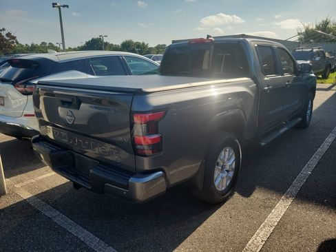 Used 2022 Nissan Frontier SV w/ Technology Package RWD image 3