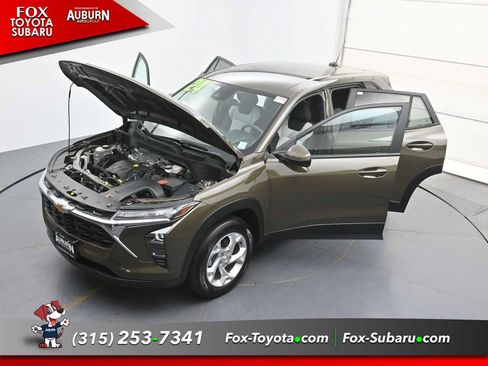 Used 2024 Chevrolet Trax LS w/ LS Convenience Package FWD image 40