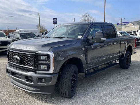 New 2026 Ford F250 Lariat w/ Black Appearance Package image 7