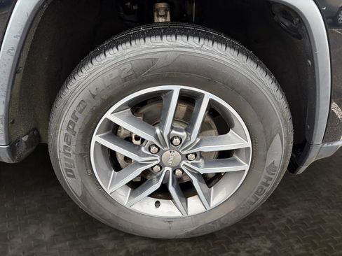 Used 2018 Jeep Grand Cherokee Limited w/ Luxury Group II image 40