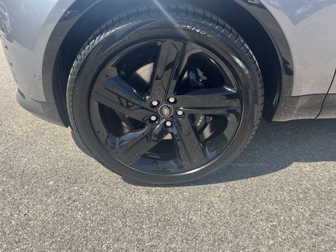 New 2025 Land Rover Discovery Metropolitan Edition image 10