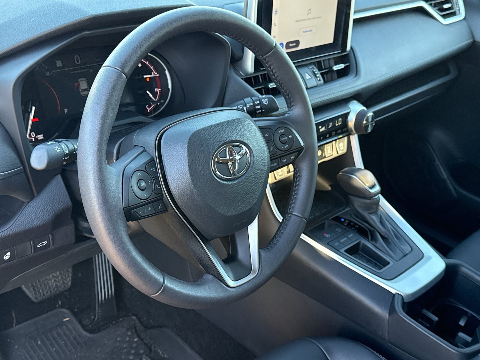 Used 2025 Toyota RAV4 XLE Premium w/ Weather Package FWD image 32