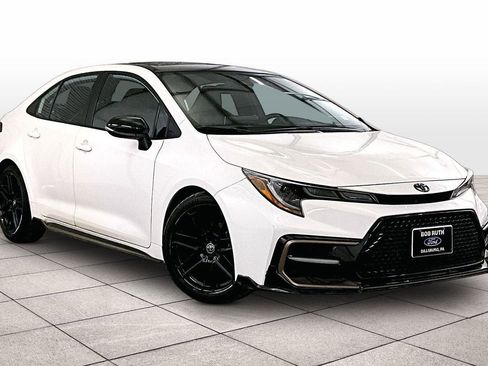 Used 2022 Toyota Corolla XSE image 2