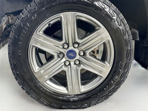 Used 2018 Ford F150 XLT w/ Equipment Group 302A Luxury image 30