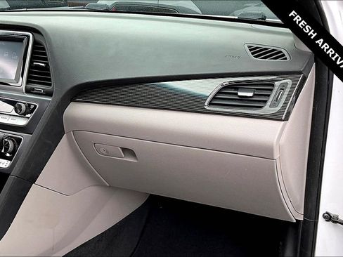 Used 2018 Hyundai Sonata Limited image 25