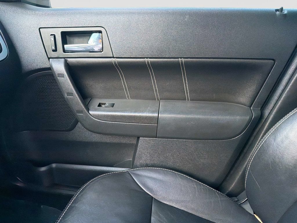 Used 2010 Ford Focus SEL FWD image 23