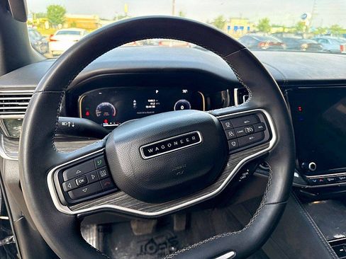 Used 2022 Jeep Wagoneer Series II w/ Convenience Group I AWD/4WD image 15