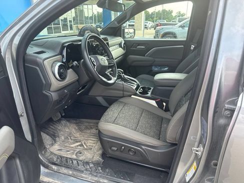 Used 2024 Chevrolet Colorado ZR2 w/ Technology Package AWD/4WD image 5