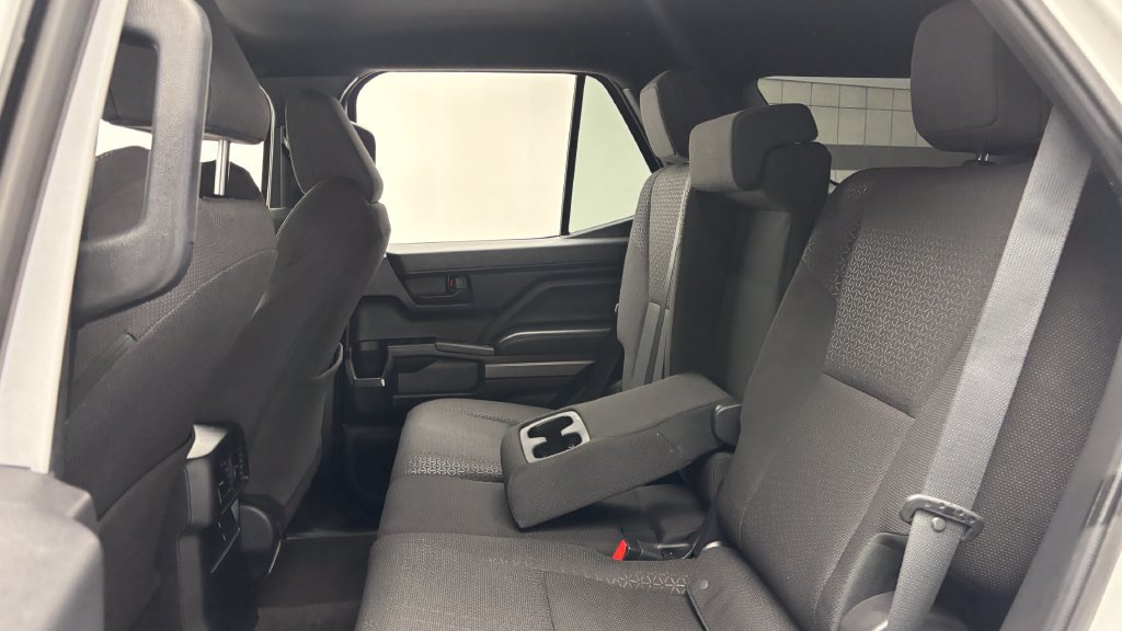 Used 2025 Toyota 4Runner SR5 AWD/4WD image 29