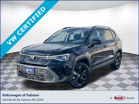 Used 2025 Volkswagen Taos SE image 1