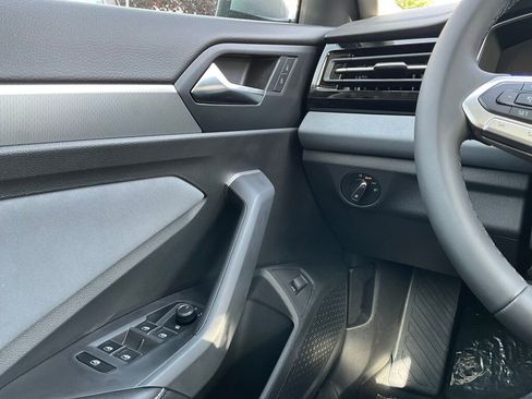 New 2025 Volkswagen Jetta SE image 22