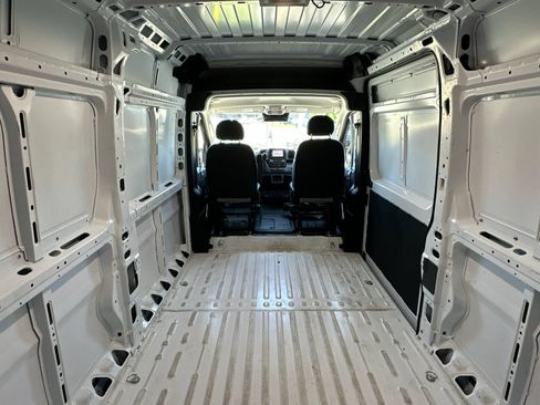 Used 2026 RAM ProMaster 2500 w/ Convenience Group FWD image 14