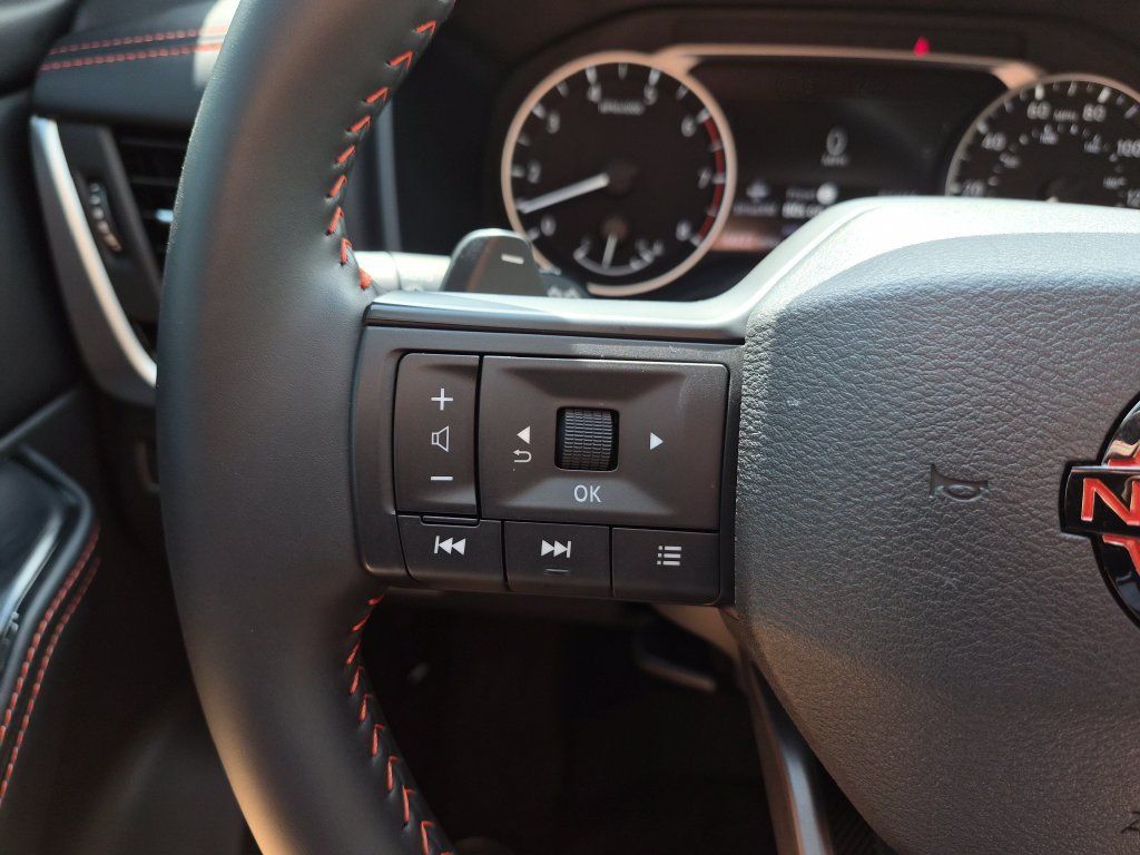 Certified 2026 Nissan Rogue SV AWD/4WD image 28