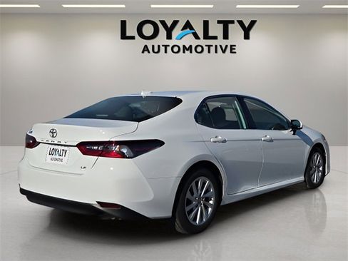 Used 2023 Toyota Camry LE image 5
