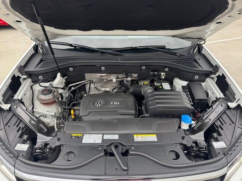 Used 2023 Volkswagen Atlas Cross Sport SE image 16