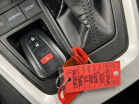 Used 2024 Toyota RAV4 XLE image 37