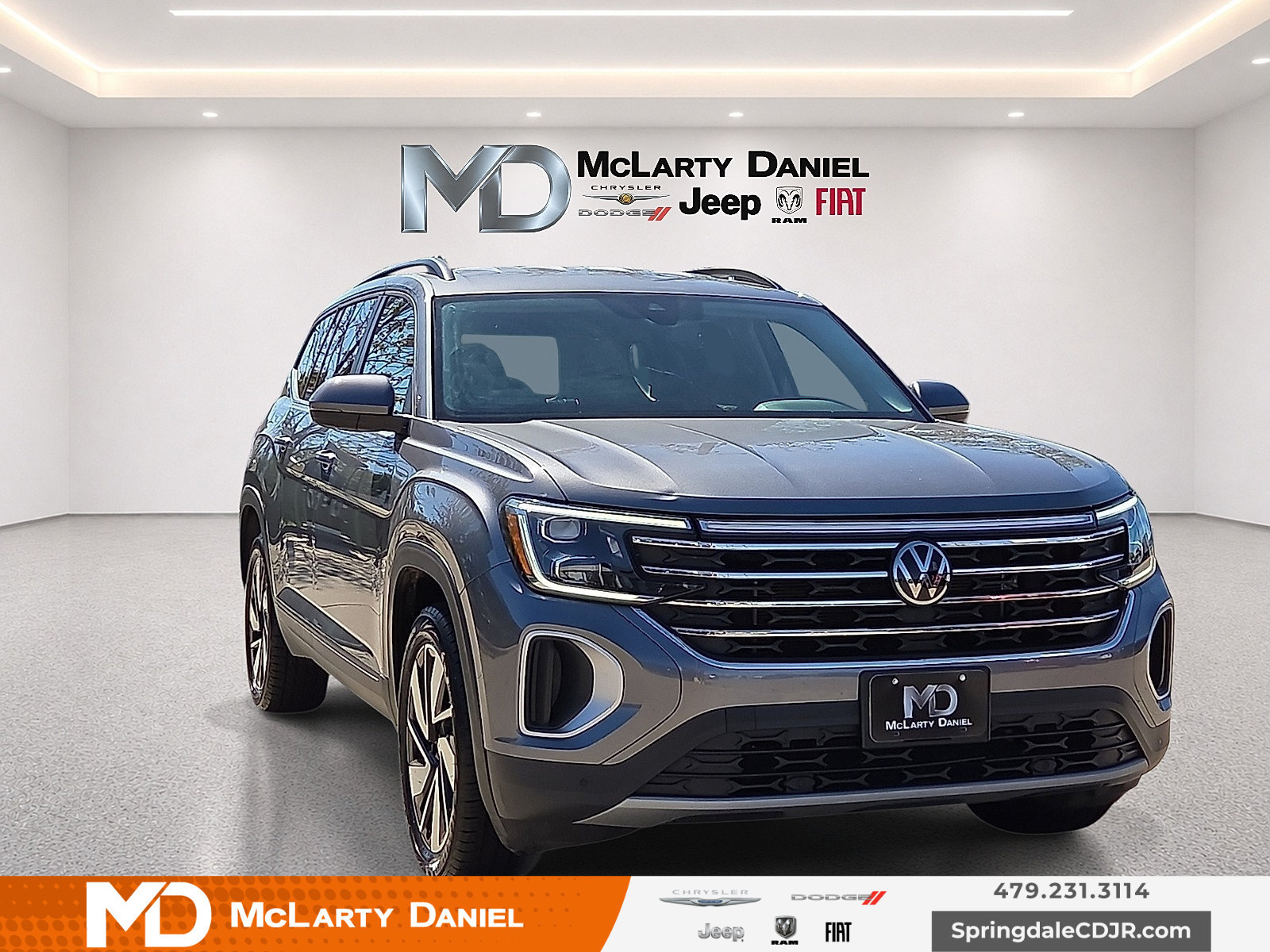 Used 2025 Volkswagen Atlas SE AWD/4WD image 1