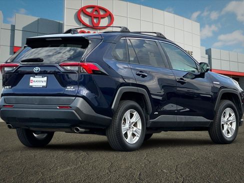 Certified 2019 Toyota RAV4 XLE w/ Convenience Package AWD/4WD image 3