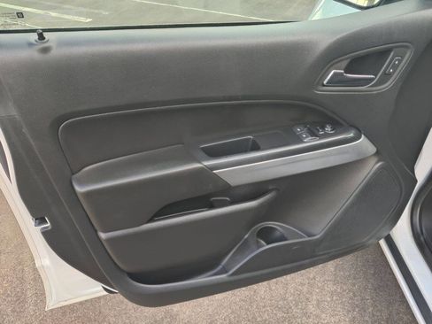 Used 2022 Chevrolet Colorado LT w/ Fleet Safety Package image 22