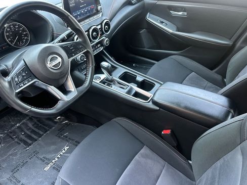 Used 2025 Nissan Sentra SR FWD image 11