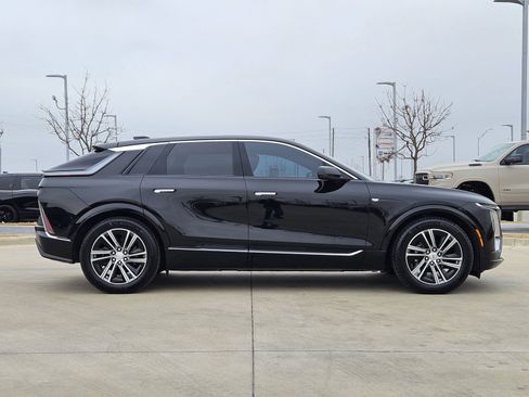 Used 2024 Cadillac Lyriq Luxury w/ LPO, Floor Liner Package image 7