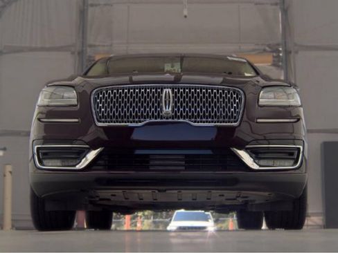 Used 2020 Lincoln Nautilus Reserve AWD/4WD image 3