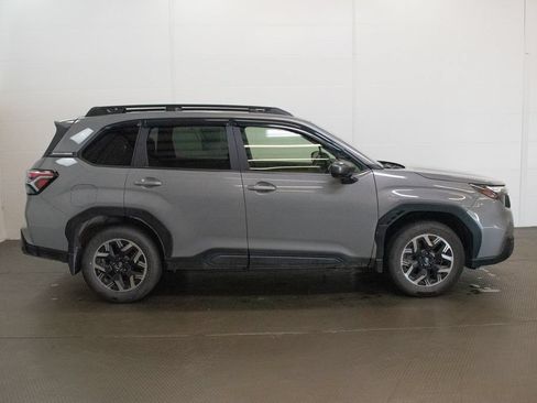 Certified 2025 Subaru Forester Premium w/ Convenience Package #2 AWD/4WD image 3