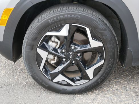 Used 2024 Kia Seltos EX AWD/4WD image 15