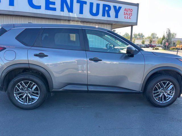 Used 2024 Nissan Rogue S AWD/4WD image 12
