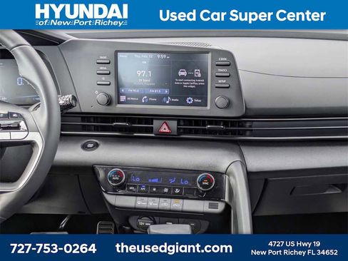 Used 2025 Hyundai Elantra Sport image 17