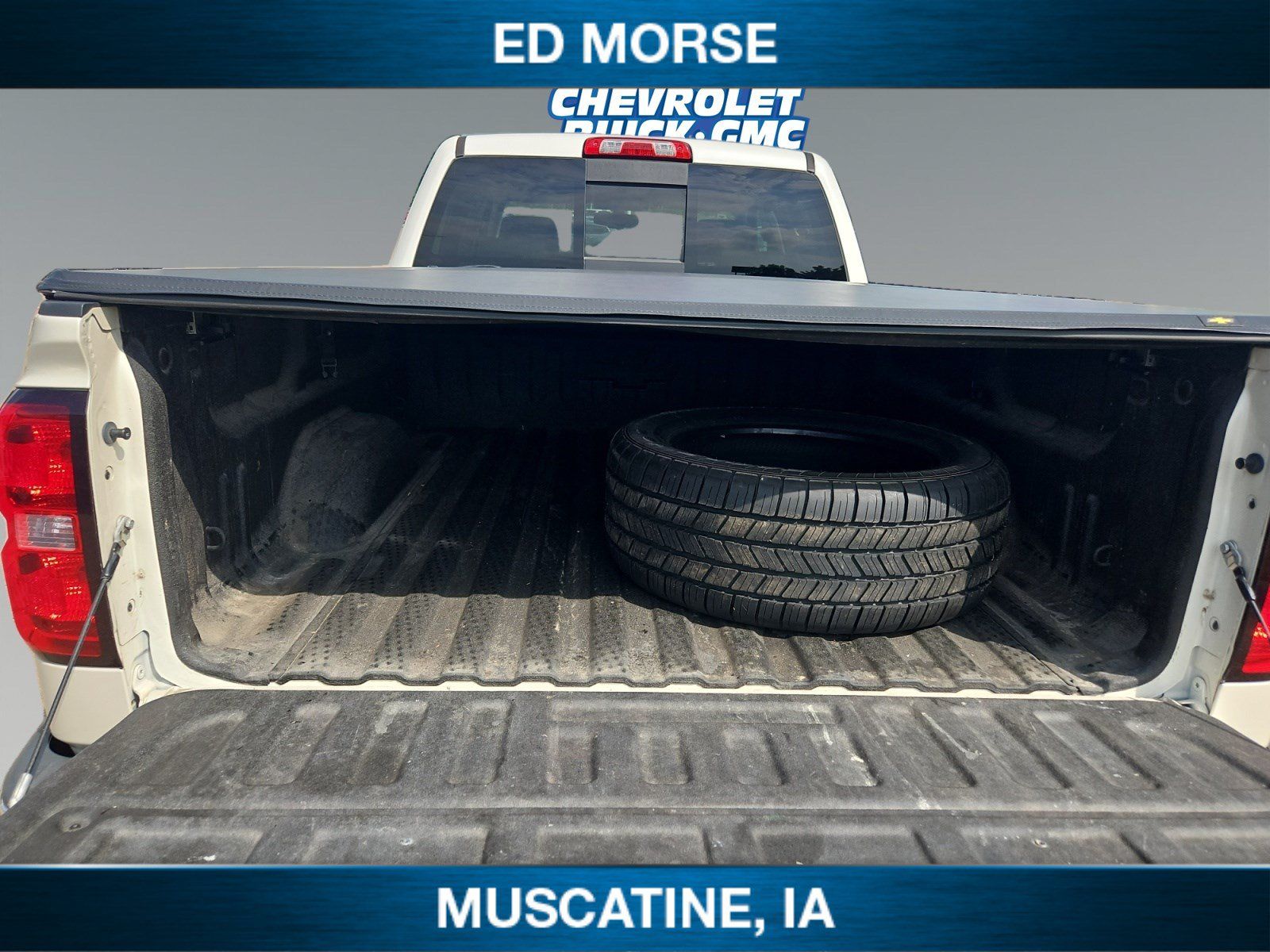 Used 2015 Chevrolet Silverado 1500 LTZ w/ LTZ Plus Package AWD/4WD image 18