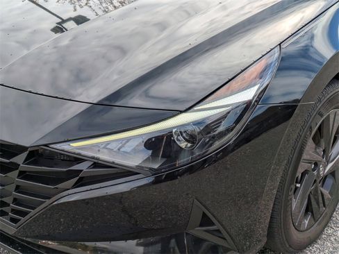 Used 2022 Hyundai Elantra SEL image 10