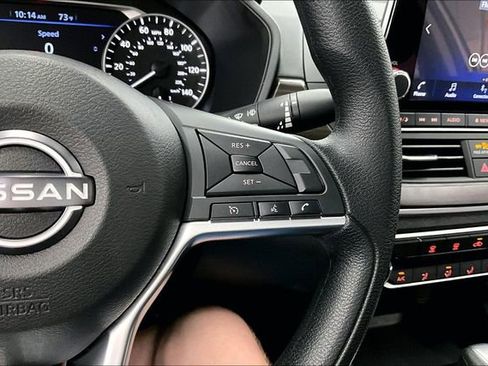 Used 2025 Nissan Altima 2.5 SV image 27