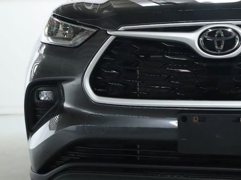 Used 2023 Toyota Highlander Limited image 7