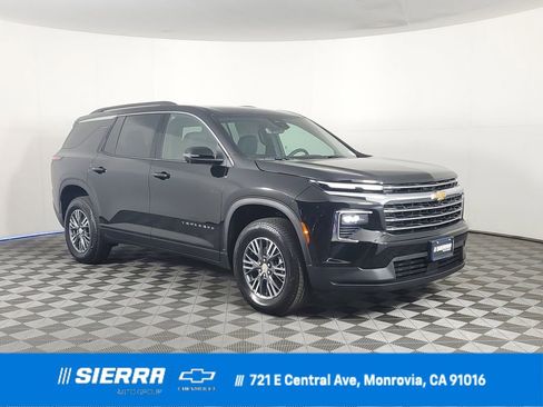 New 2026 Chevrolet Traverse LT w/ Driver Confidence Package image 1