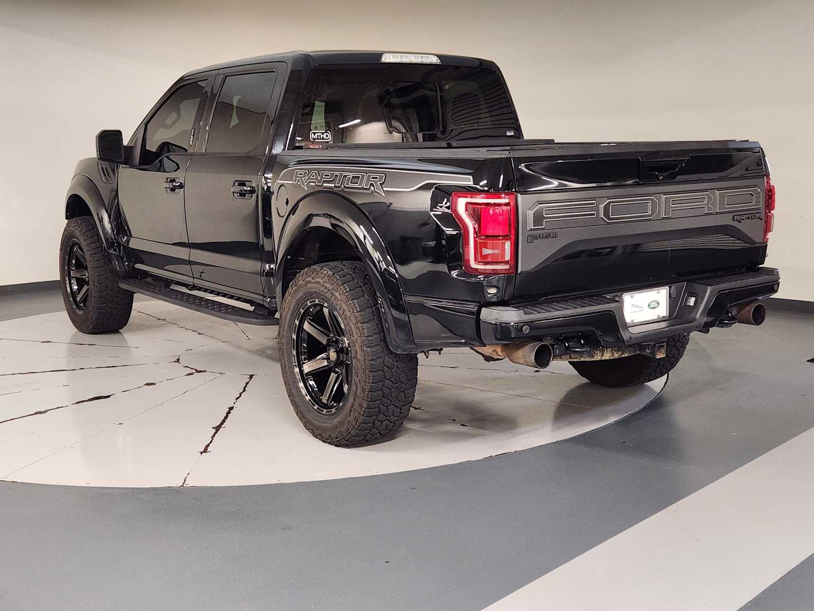 Used 2018 Ford F150 Raptor w/ Equipment Group 802A Luxury AWD/4WD image 6