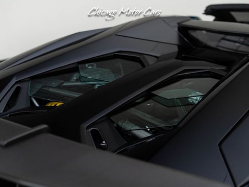 Used 2017 Lamborghini Aventador LP 750-4 Superveloce image 18